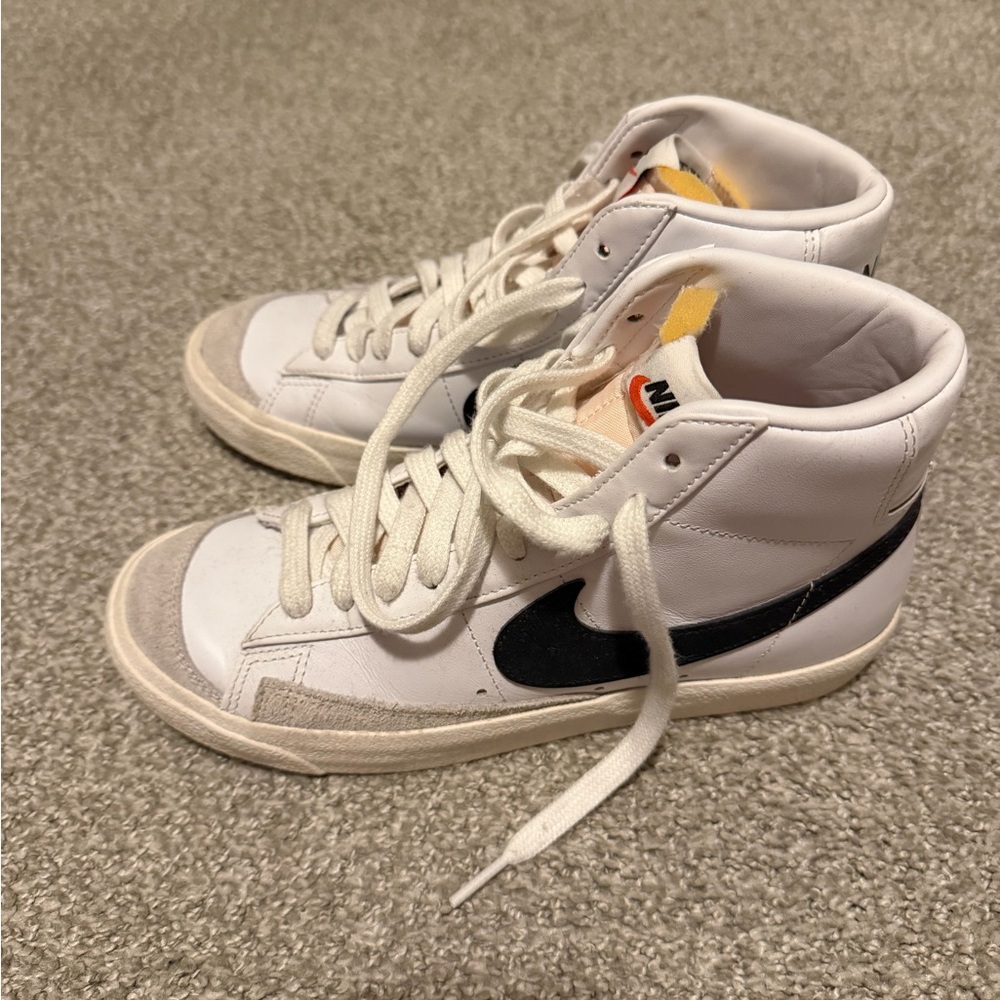 Nike Blazer Mid Sneakers – White/Black